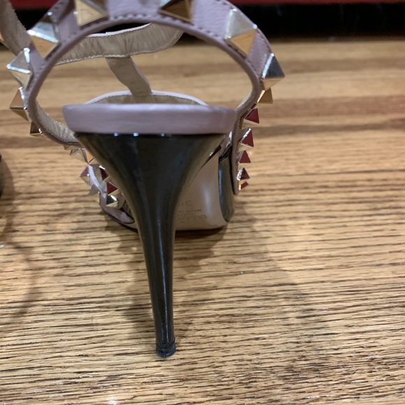 Valentino Rockstud Patent Black Nude Poudre Pump - Picture 5 of 7